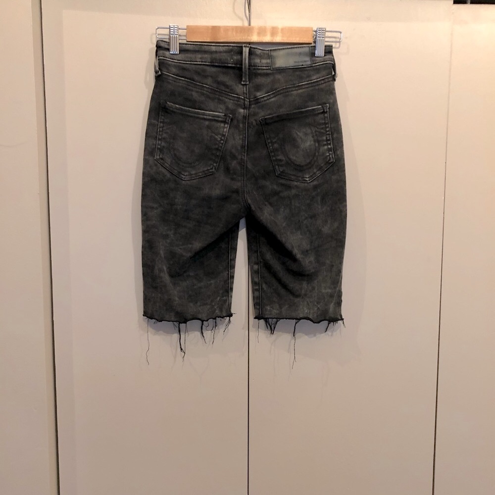 True Religion Denim Caia shorts, size 25W - Picture 5 of 8